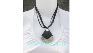 Fashionable Chokers Necklaces Pendants