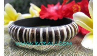 Coco Wood Resin Bangle