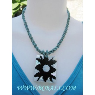 Shell Black Floral Pendant Choker