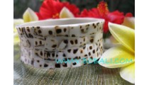 Fashion Bangles With White Shells