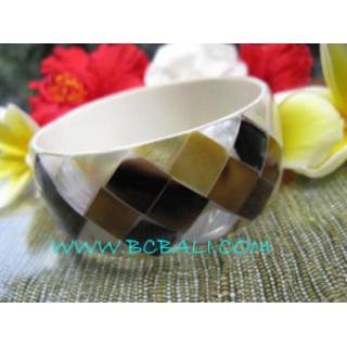 Pretty Shells Bangle Fashion