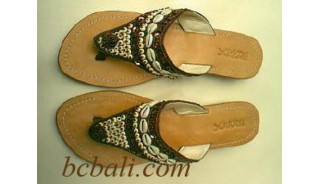 Sandals With Beads Shell