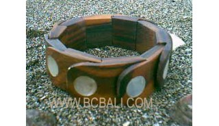 Sono Woods With Shell Bracelets