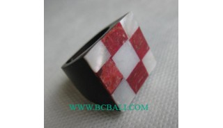 Red And White Shells Finger