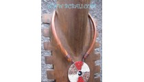 Fashionable Wooden Necklaces With Shell