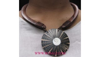 Shells Resin Wood Necklace