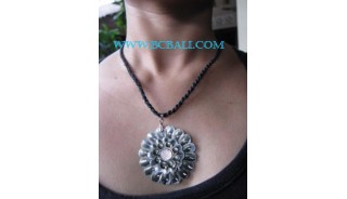 Sea Shell Carving Pendant Necklaces