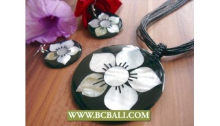 Flowers Motif Pendants Shells