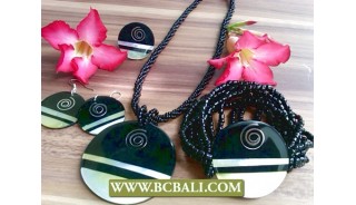 Golden Black Shells Pendant Necklaces