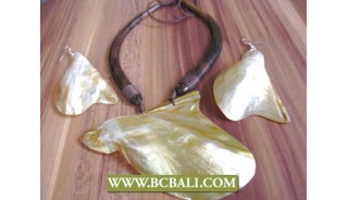 Wooden Necklace Chokers Pendant Shells