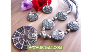 Handmade Resin Shells Pendant Necklace